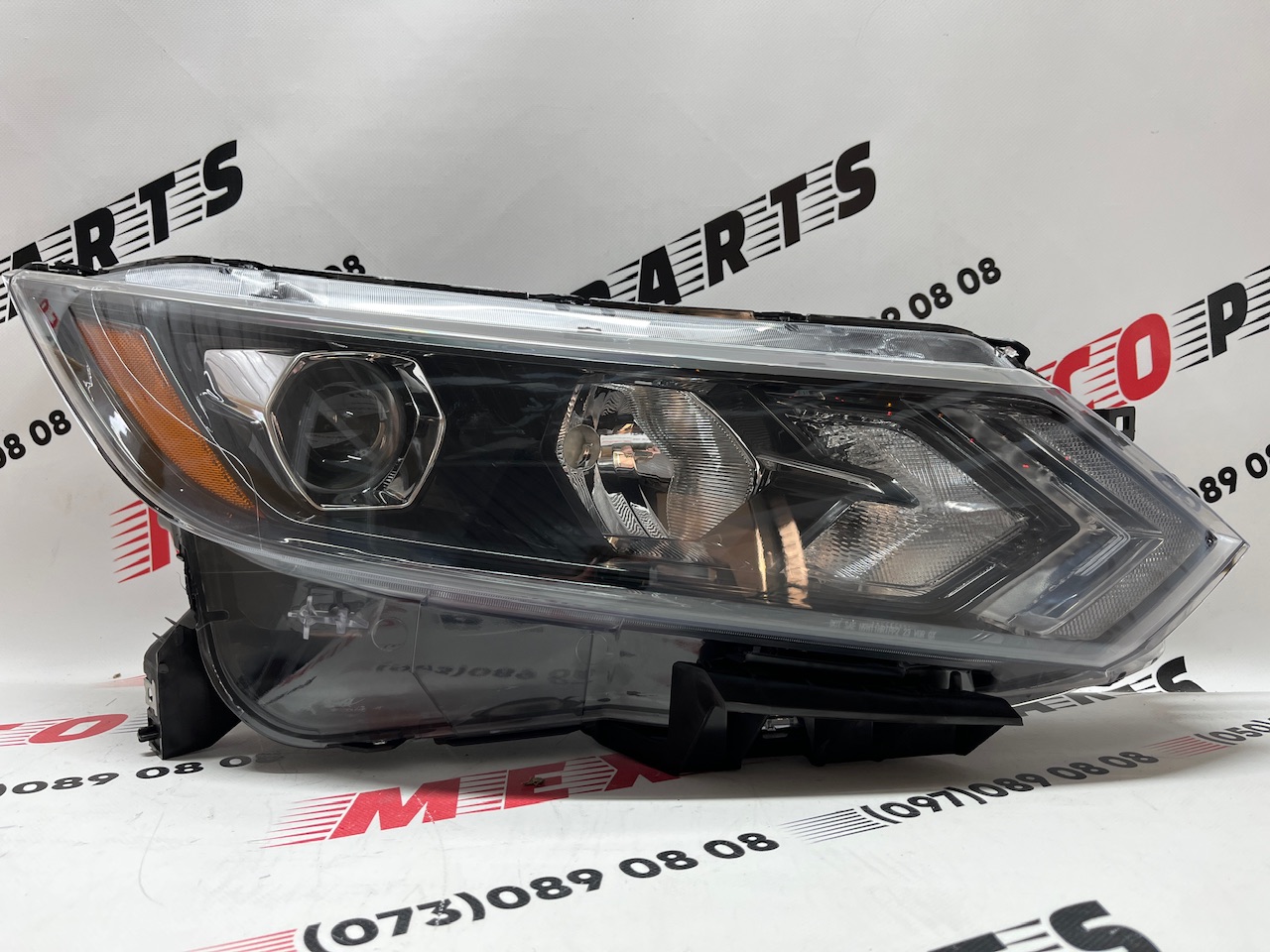 Фара правая с желтым катафотом Nissan Qashqai 2019-2021 (26010-6MR0A), аналог