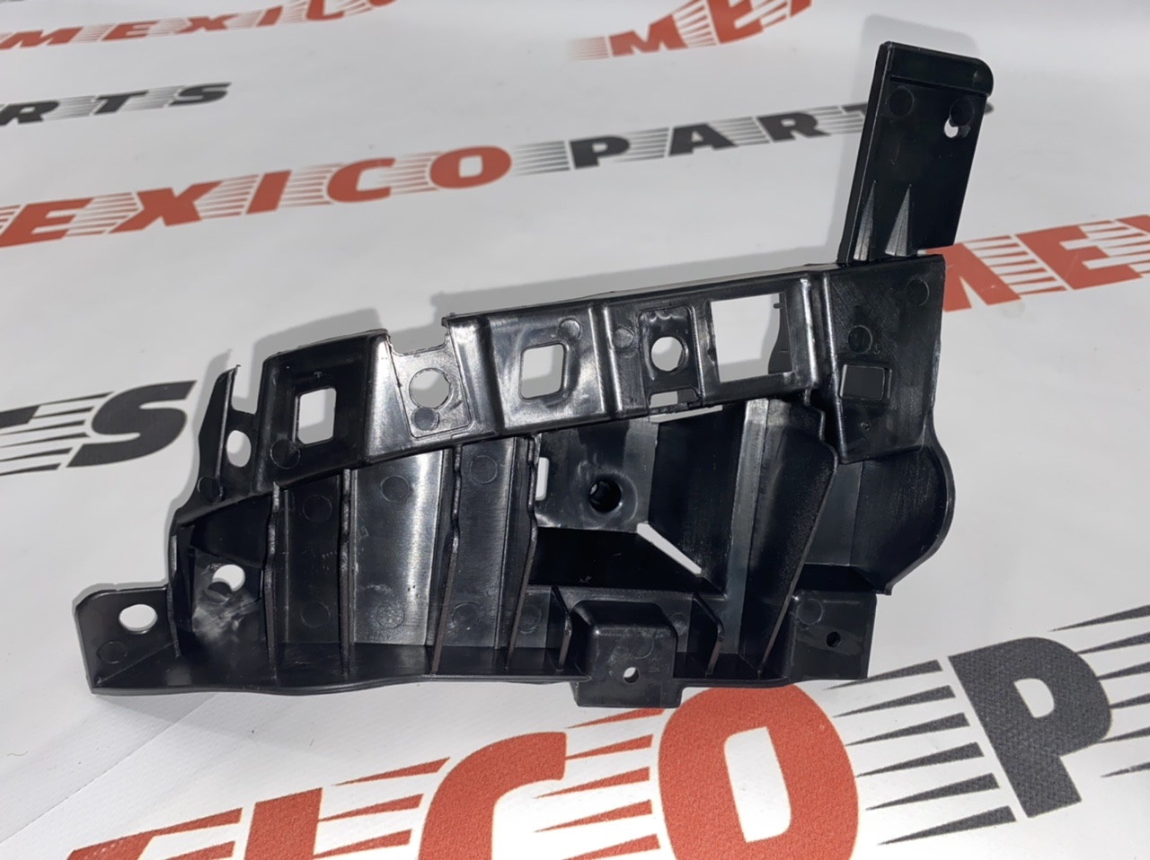 Крепление переднего бампера-фары  правое Jeep Cherokee KL 2014-2018 (68210064AD), аналог