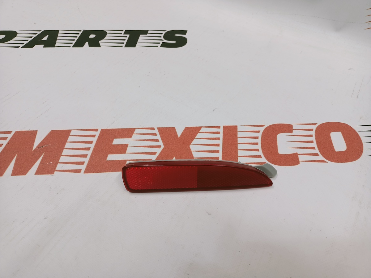 Катафот заднього бампера правий Mazda 3 2013-2018 (D350515L0C), аналог