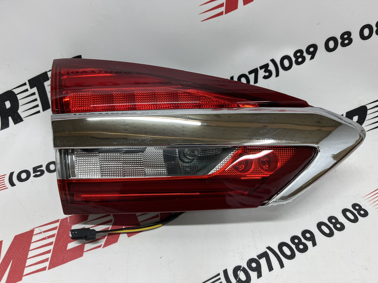 Фонарь внутренний в крышку багажника левый  Ford Fusion 2019-2020 (HS7Z-13405-D), аналог