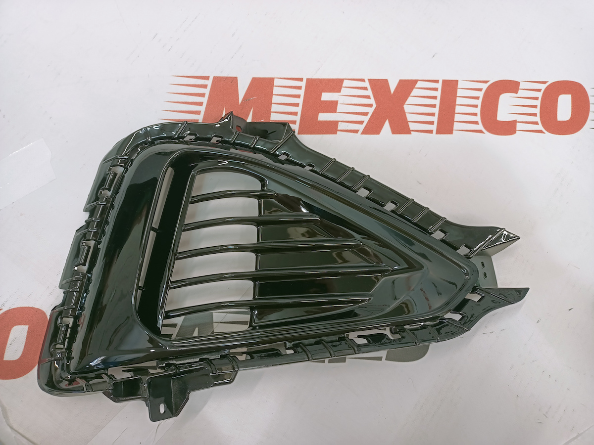 Рамка противотуманной фары (комплект. спорт) правая Hyundai Sonata 2018-2020 (86522-C1810), аналог