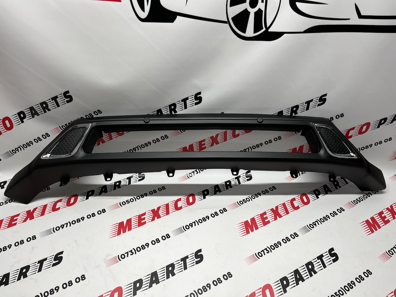 Накладка переднього бампера чорна Mitsubishi Outlander 2019-2020 (6405A332HA), аналог