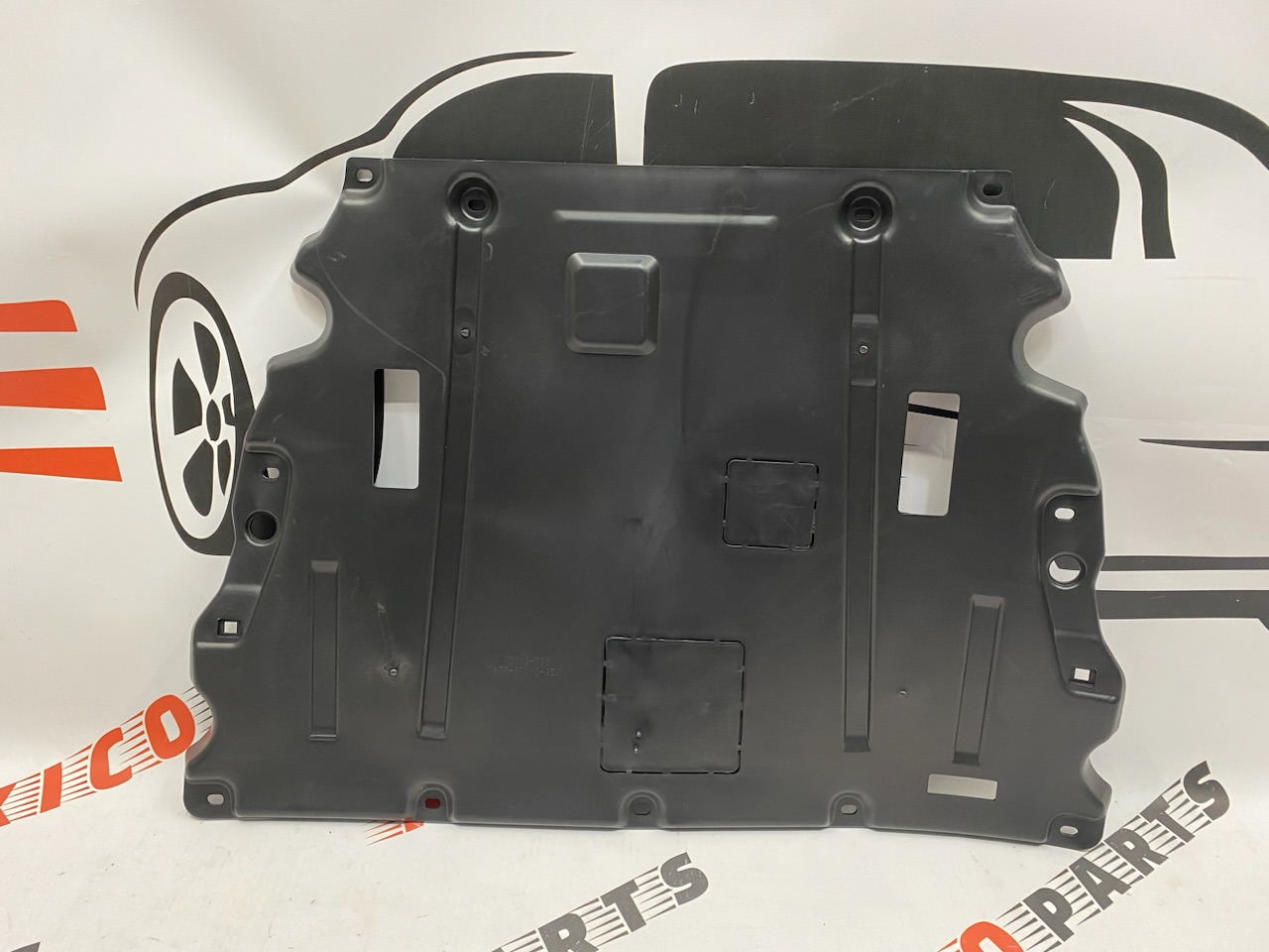 Защита мотора пластик Ford Fusion 2013-2020 (DG9Z6P013E), аналог