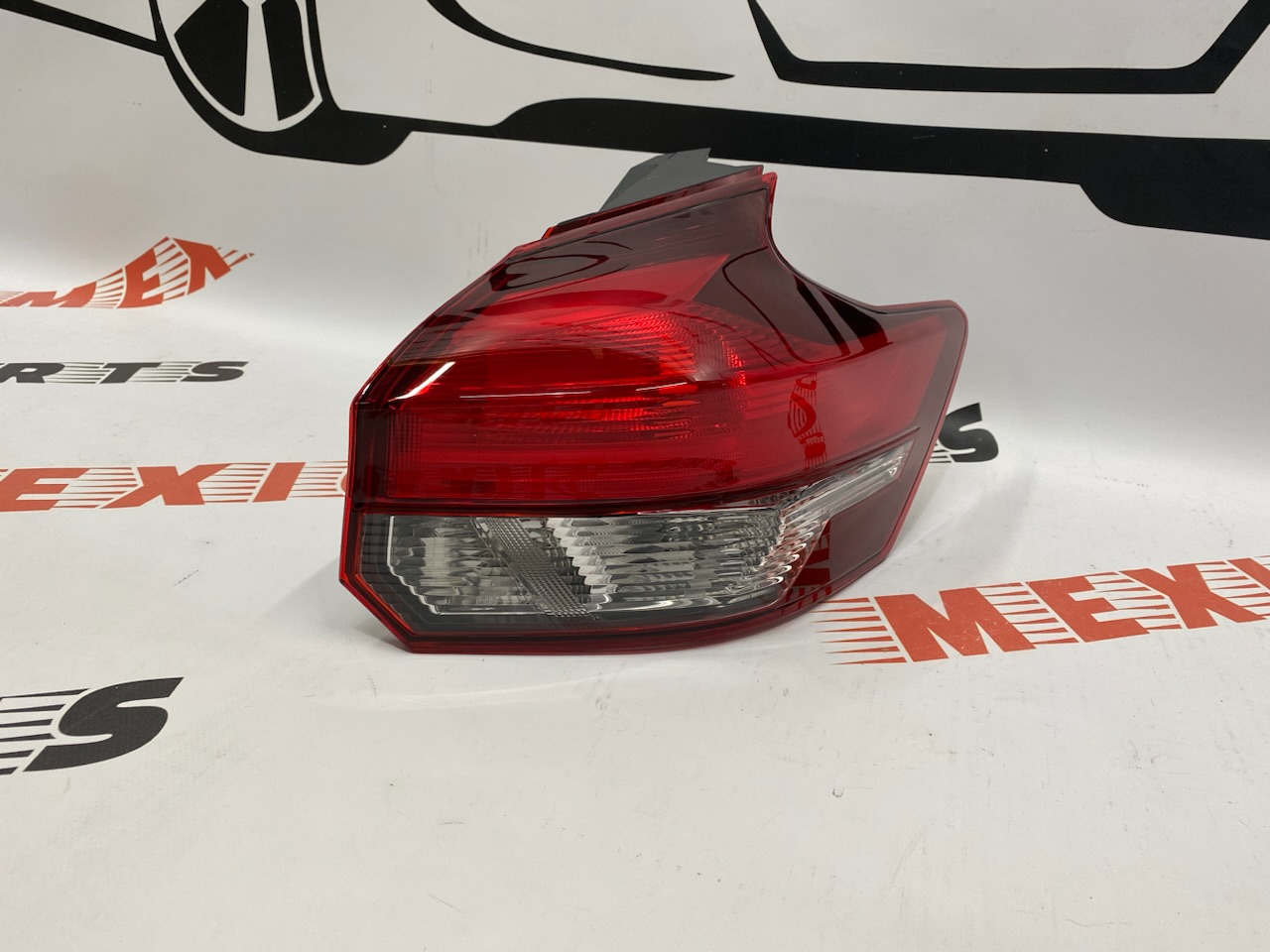 Фонарь задний наружный правый Nissan Kicks  2016-2020 (26550-5RL0A), аналог