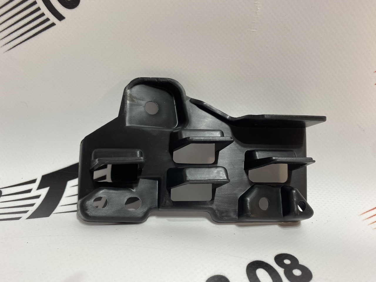 Кріплення решітки ліве (декоративна вставка) Mazda CX-5 2022- (KSD450162), аналог