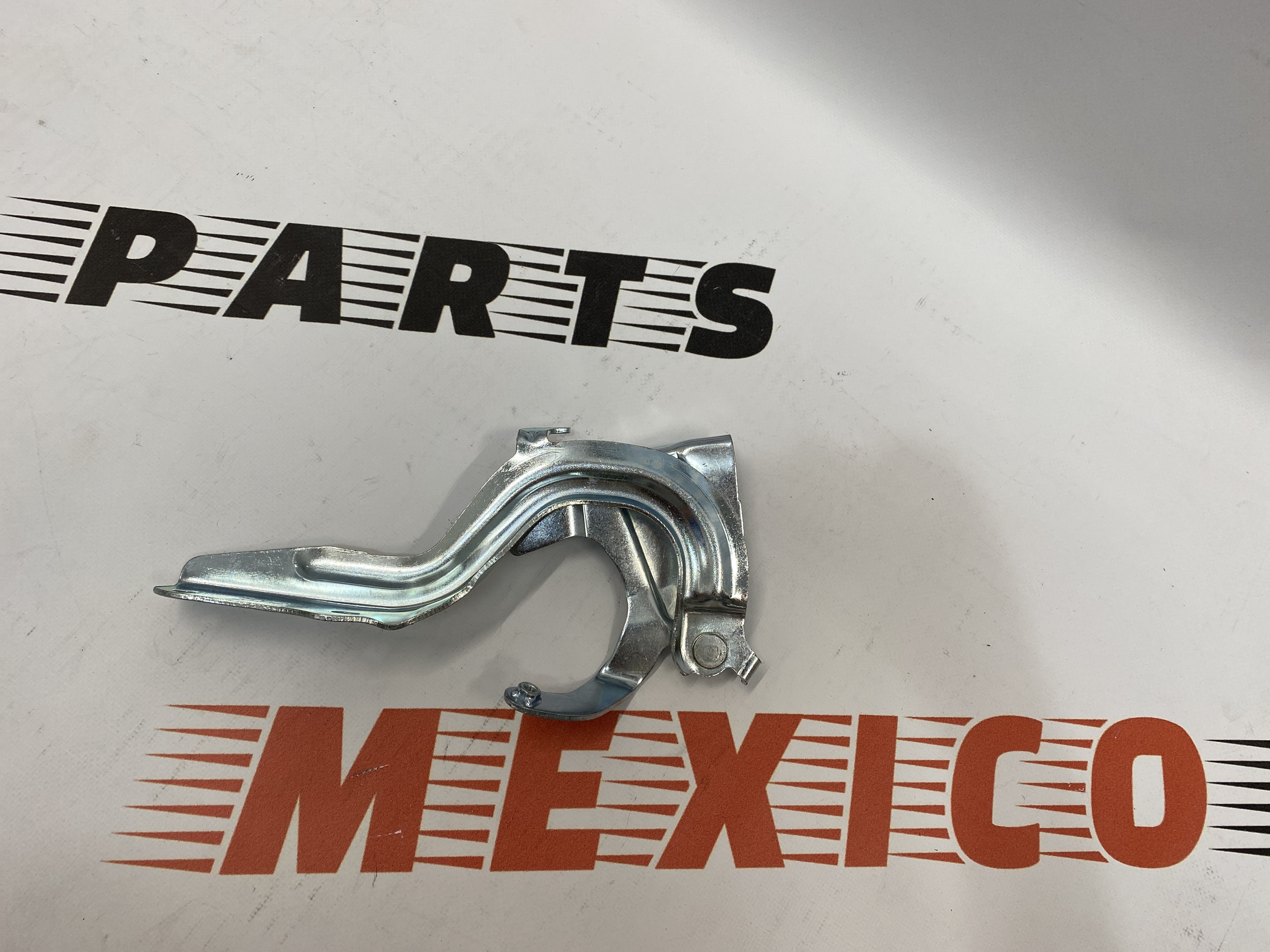 Петля капота левая Nissan X-Trail(Rogue) 2014-2020 (65401-4BA0A), аналог