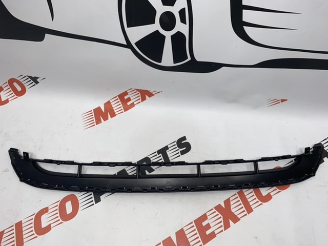 Решітка переднього бампера AUDI Q7 2010-2015 (4L0807683C01C), аналог