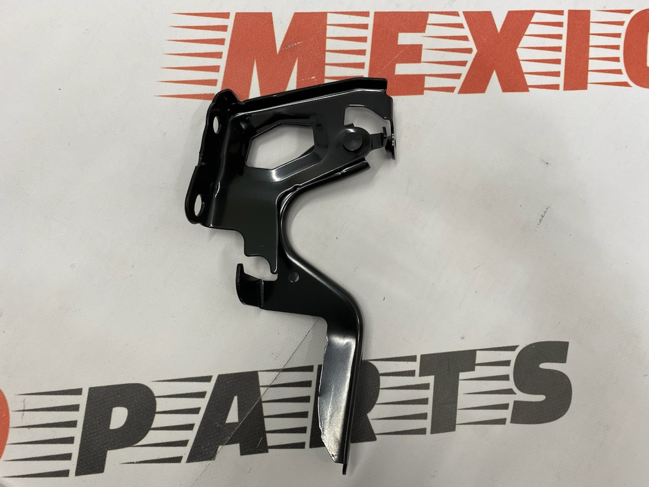 Петля капота права Toyota RAV-4 2013-2018 (534100R070), аналог
