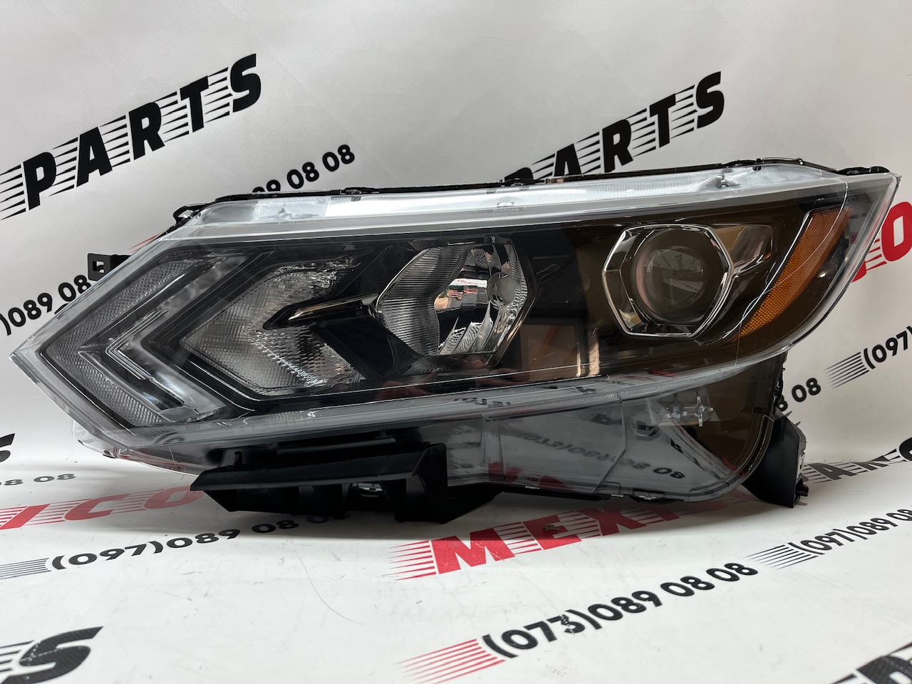 Фара левая с желтым катафотом Nissan Qashqai 2019-2021 (26060-6MR0A), аналог