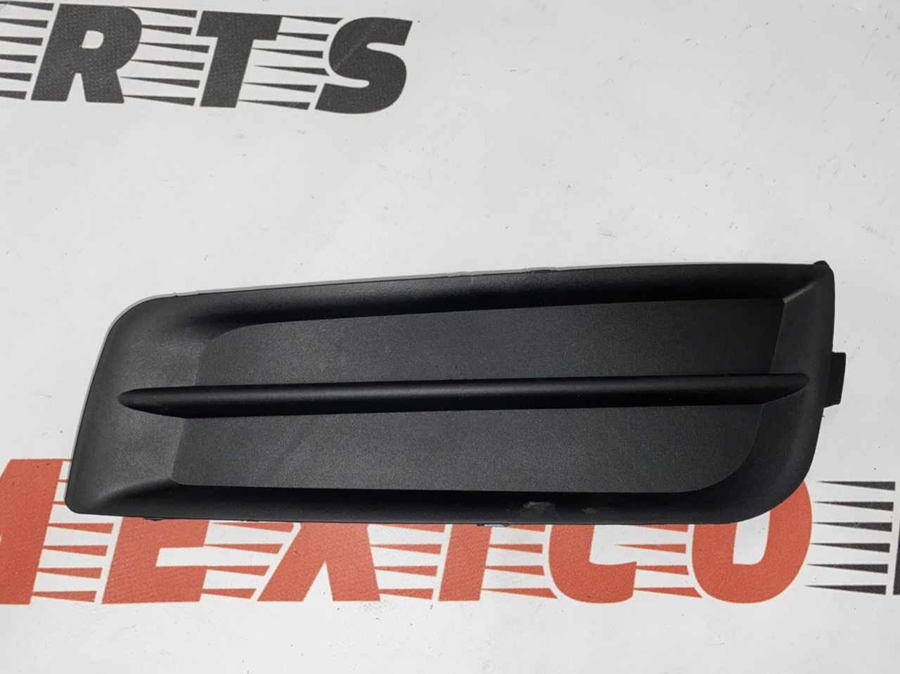 Заглушка- накладка протитуманної фари права Chevrolet Cruze  2009-2015 (94831150), аналог