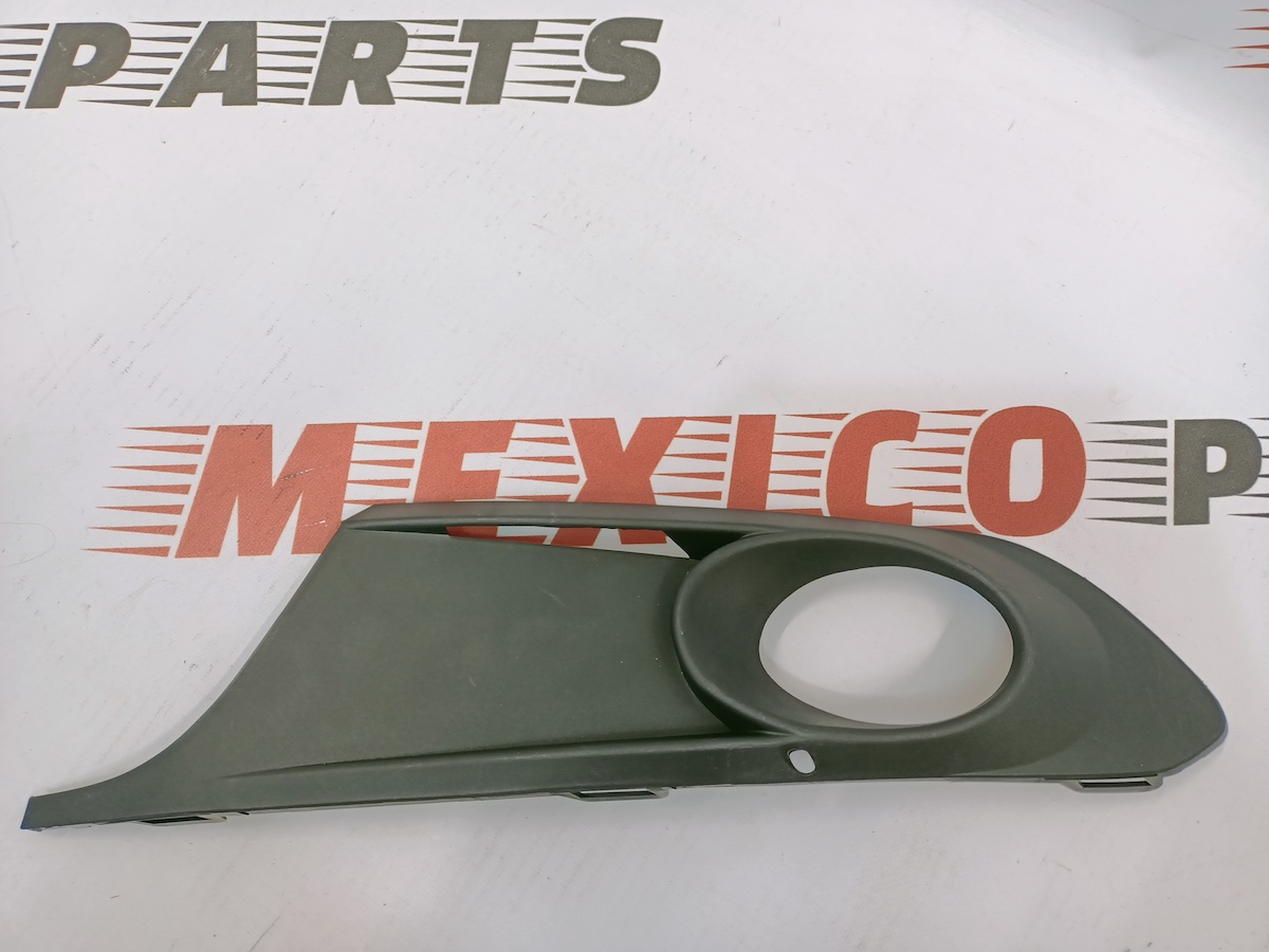 Рамка противотуманной фары левая Volkswagen Jetta 2012-2015 (5C6853665A9B9), аналог