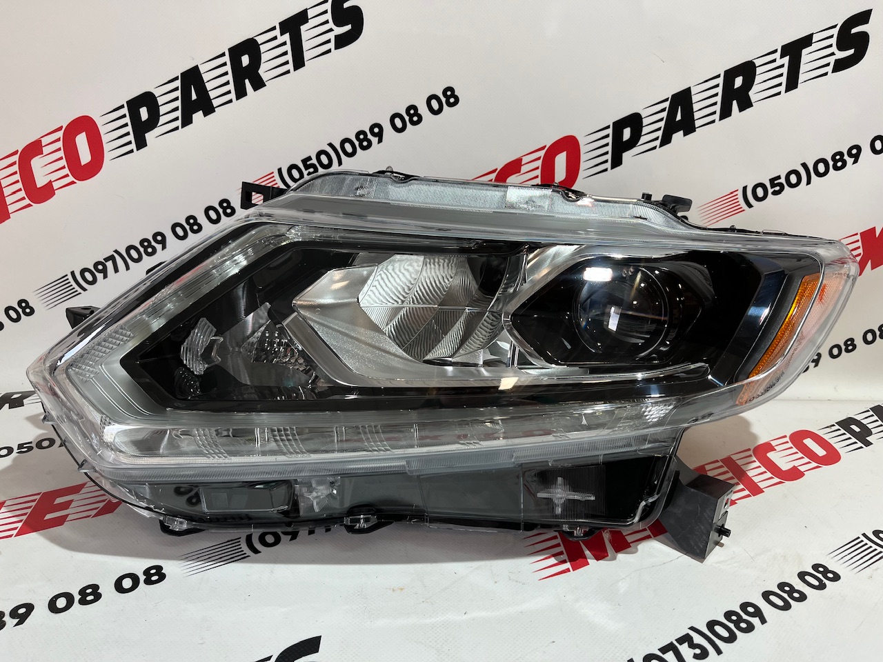 Фара ліва LED Nissan X-Trail (Rogue) 2014-2016 (260604BA5A), аналог