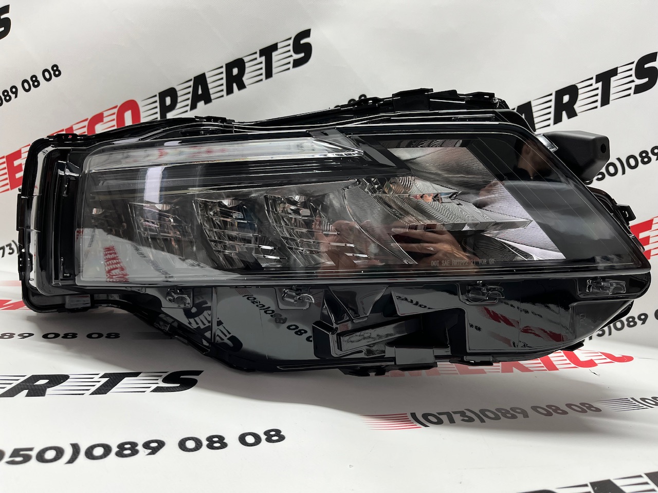 Фара правая LED темная Nissan X-Trail(Rogue) 2021- (26010-6RR6A), аналог