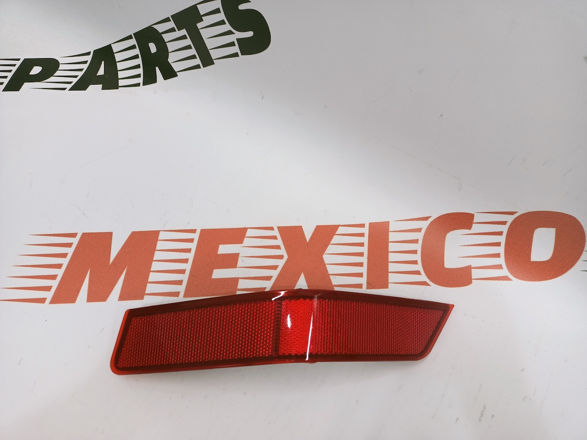 Катафот заднего бампера правый Nissan X-Trail(Rogue) 2017-2020 (265606FV0A), аналог