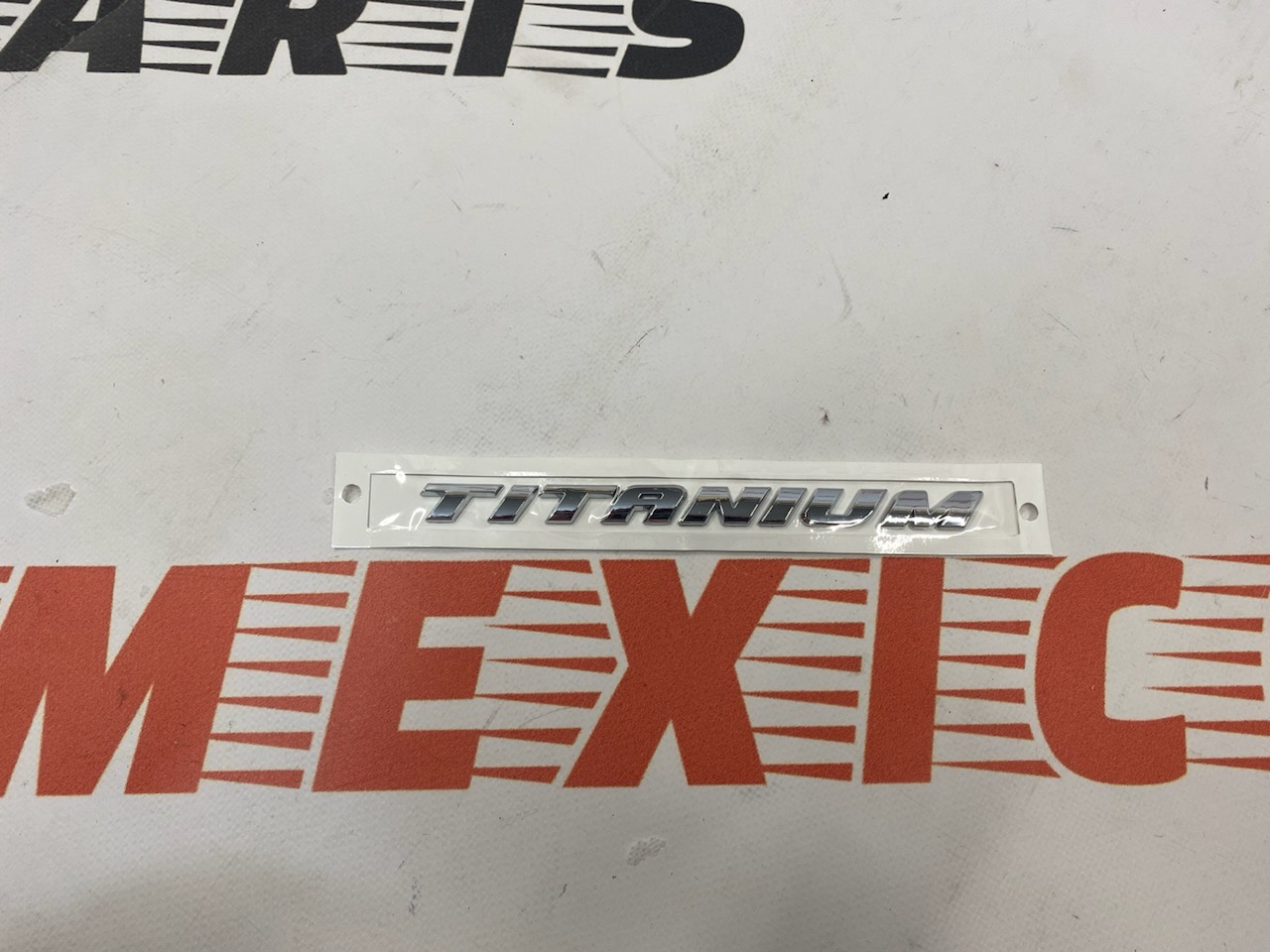 Надпис Titanium  Ford Escape 2013-2019 (CJ5Z 9942528-A), аналог