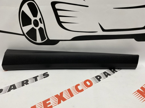 Накладка на переднюю правую дверь Nissan X-Trail(Rogue) 2021-2023 (80870-6RR0A), аналог