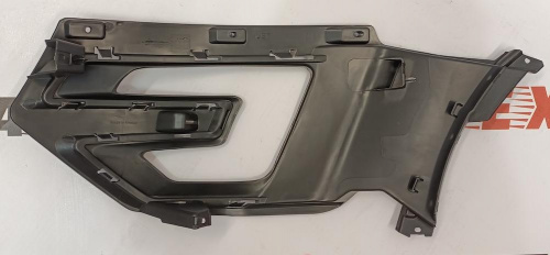 Рамка противотуманной фары правая Ford Explorer 2016- 2017 (FB5Z-17B968-BA), аналог