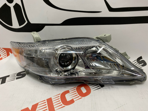 Фара права біла Toyota Camry 2009-2011 (81110-06500), аналог