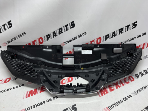 Решетка радиатора Nissan Rogue Sport 2017-2019 (62310-6MA0B), аналог