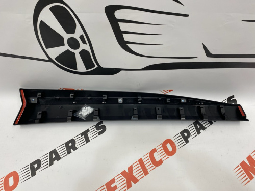 Накладка на переднюю левую дверь с хромом Nissan X-Trail(Rogue) 2021- 2023 (80871-6RR0B), аналог