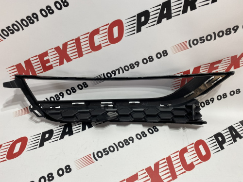 Рамка противотуманной фары без хрома левая USA Volkswagen Passat B7 2012-2015 (561853665A9B9), аналог