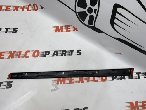 Накладка на передние двери с хромом левая Nissan X-Trail(Rogue) 2014-2020 (80877-6FL0A), аналог