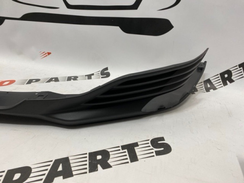 Накладка (губа) переднього бампера Chevrolet Malibu 2019- (84584222), аналог
