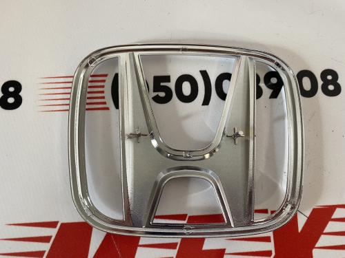 Емблема решітки радіатора Honda CR-V 2015-2016 (75700SZW000), аналог
