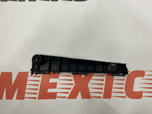 Кріплення переднього бампера ліве Toyota Camry 2012-2014 (52536-06120), аналог