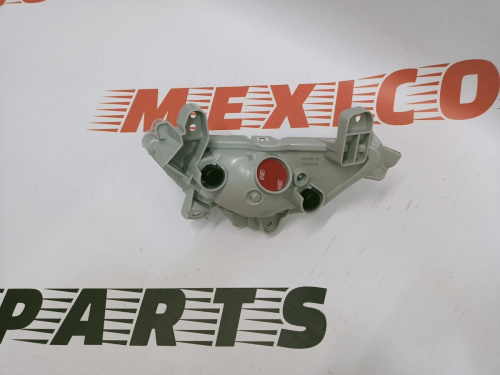 Вказівник повороту переднього бампера лівий Mazda 3 2013-2015 (B45A51360A), аналог