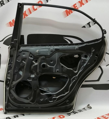 Двері задні праві Toyota Camry 2018-2023 (67003-06310), аналог