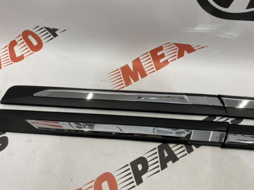 Комплект накладок с хромом на двери  Nissan X-Trail(Rogue) 2014-2020 (80870-6RR0BK), аналог