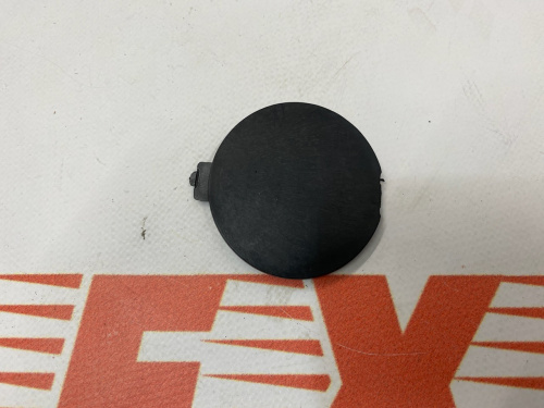 Заглушка крюка переднього бампера Mazda CX5 2012-2016 (KD4550A12BB), аналог