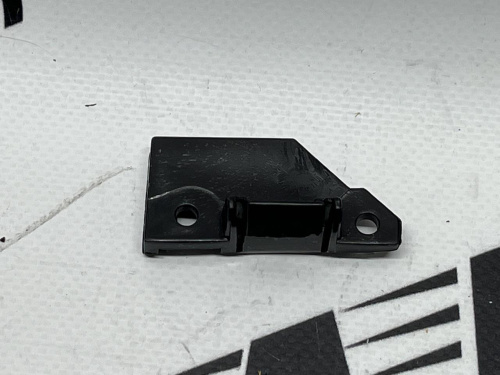 Кріплення переднього бампера ліве маленьке Tesla Model 3 2024-(1734299-00-H), аналог