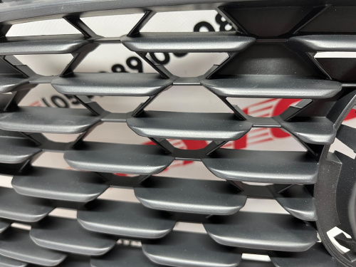 Решітка радіатора  Mazda 3 2019-2021 (BCKA50711A), аналог