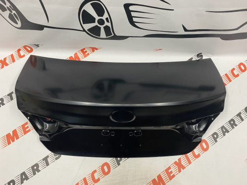 Кришка багажника USA Toyota Camry 2015-2017 (6440106A40), аналог
