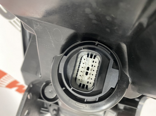 Фара права LED Jeep Cherokee 2019- (68275944AJ), аналог