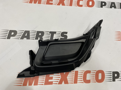 Накладки под выхлопную трубу правая Volkswagen Tiguan 2017-2020 (5NN8070569B9), аналог
