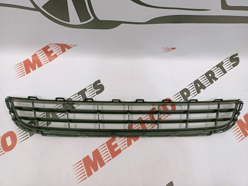 Решетка переднего бампера с хромом Volkswagen Jetta 2012-2015 (5C68536779B9), аналог