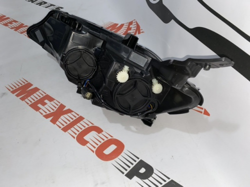 Фара права галоген Chevrolet Malibu 2019- (84650573), аналог