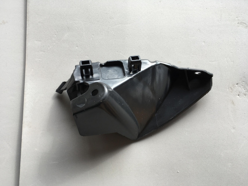 Крепление переднего бампера правое Tesla Model S 2012-2020 (109549500a)