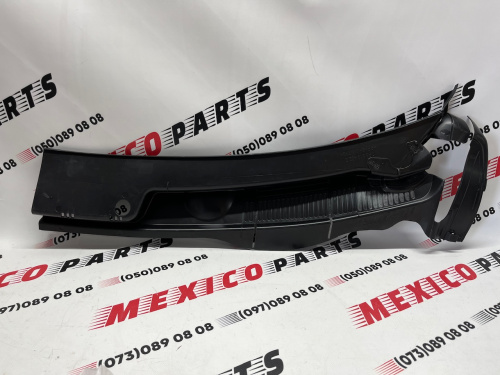 Жабо правое Volkswagen Touareg 2011-2014 (7p6819402D), аналог