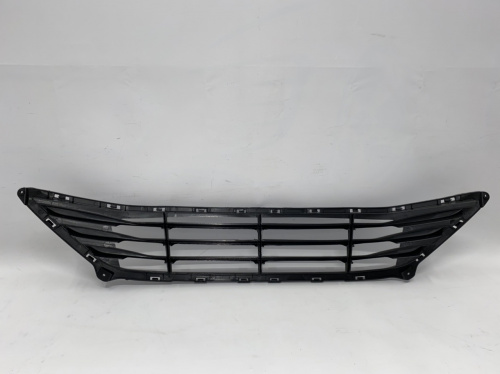 Решітка переднього бампера Hyundai Elantra 2011-2015, аналог