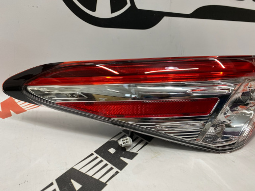 Ліхтар зовнішній ( в крило) лівий LED Toyota Camry 2018-2020 (81560-06730), аналог