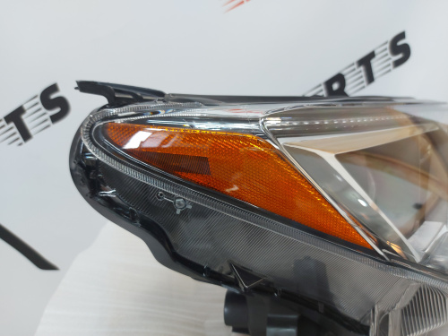 Фара права  Toyota RAV4 2016-2018 (81110-0R080), аналог