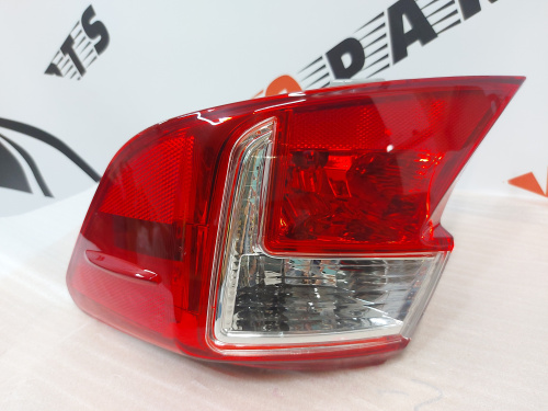 Ліхтар зовнішній (в крило) правий Toyota Camry 2012-2014 (81550-06470), аналог