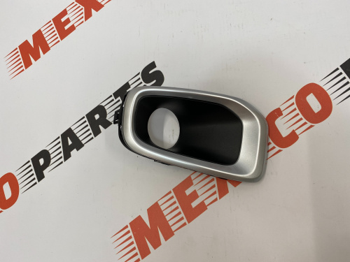 Рамка протитуманної фари права сіра Jeep Renegade 2015-2018 (5XB28XS9AA), аналог