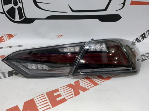 Комплект задніх ліхтарів тюнинг Toyota Camry 2018-2021 (81550-06730T), аналог