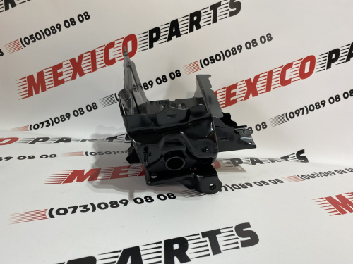 Кріплення переднього лонжерону ліве Toyota Camry 2018-2023 (5701406020), аналог