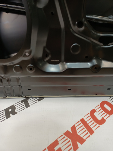 Двері передні праві Toyota Highlander 2014-2019 (67001-0E110), аналог